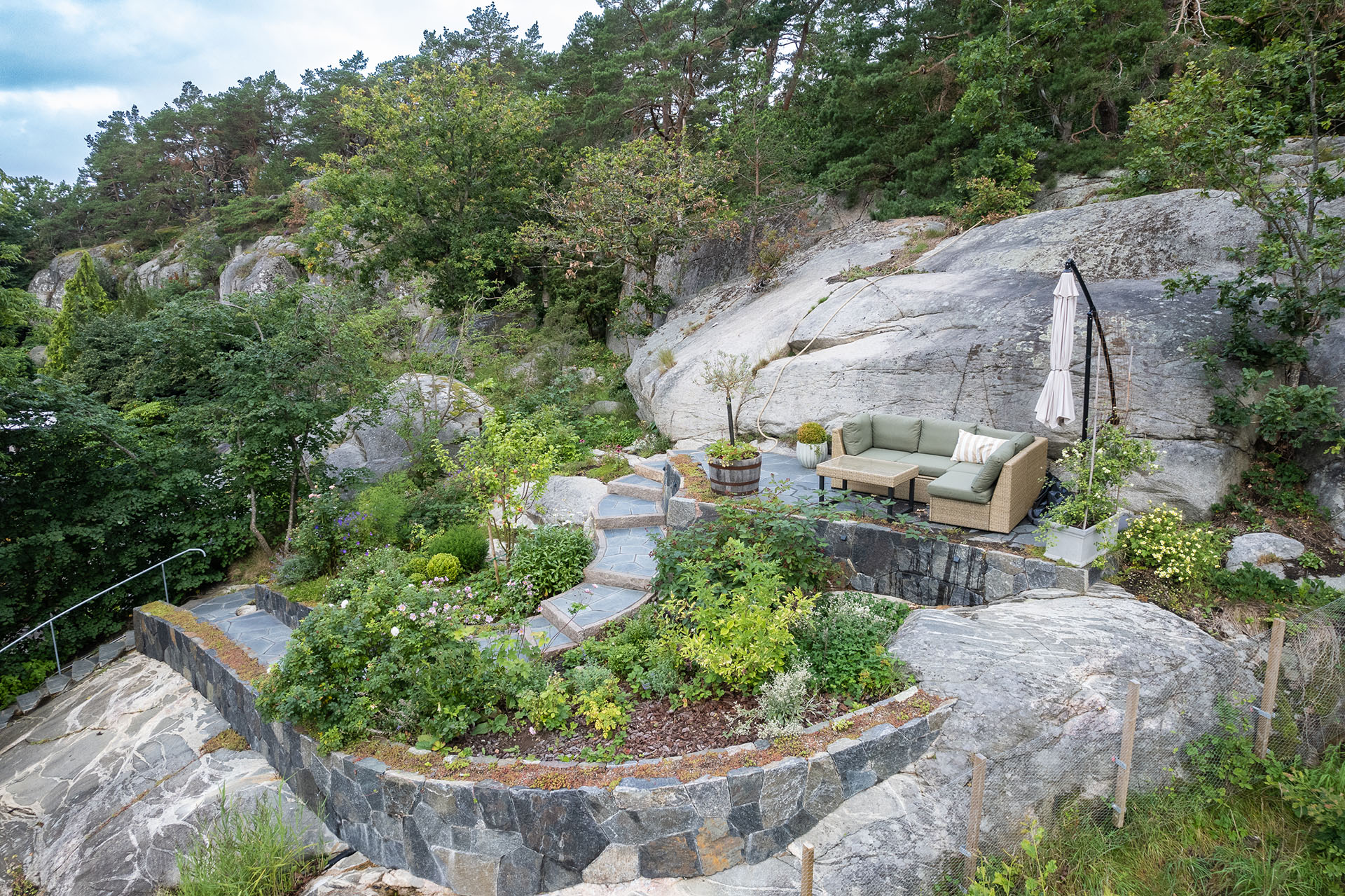 Läs mer om artikeln FUNKTIONELL ELEGANS MED GRANIT, SKIFFER OCH KULLERSTEN